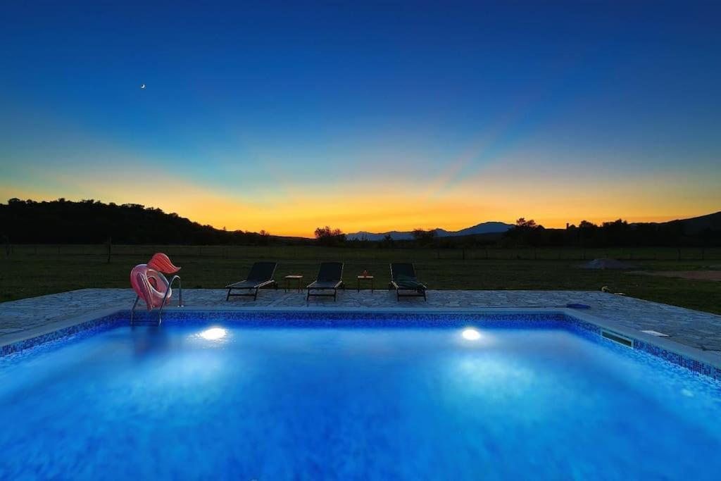 Holiday House Aurora Borealis Ervenik Esterno foto