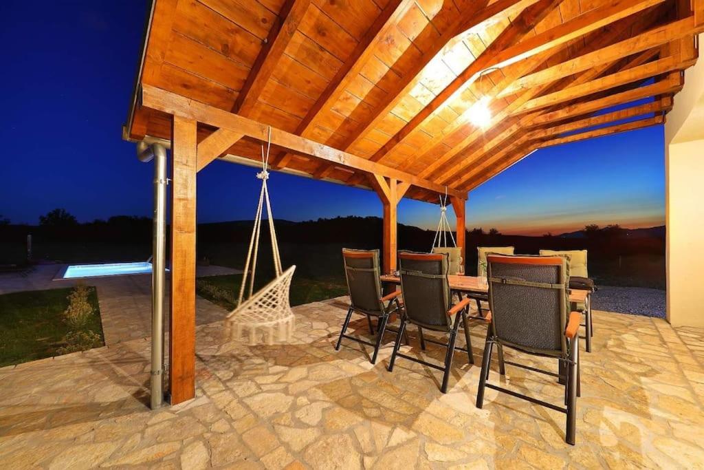 Holiday House Aurora Borealis Ervenik Esterno foto